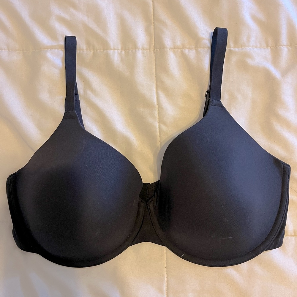 Skims Fits Everybody T-shirt Bra. 38 D